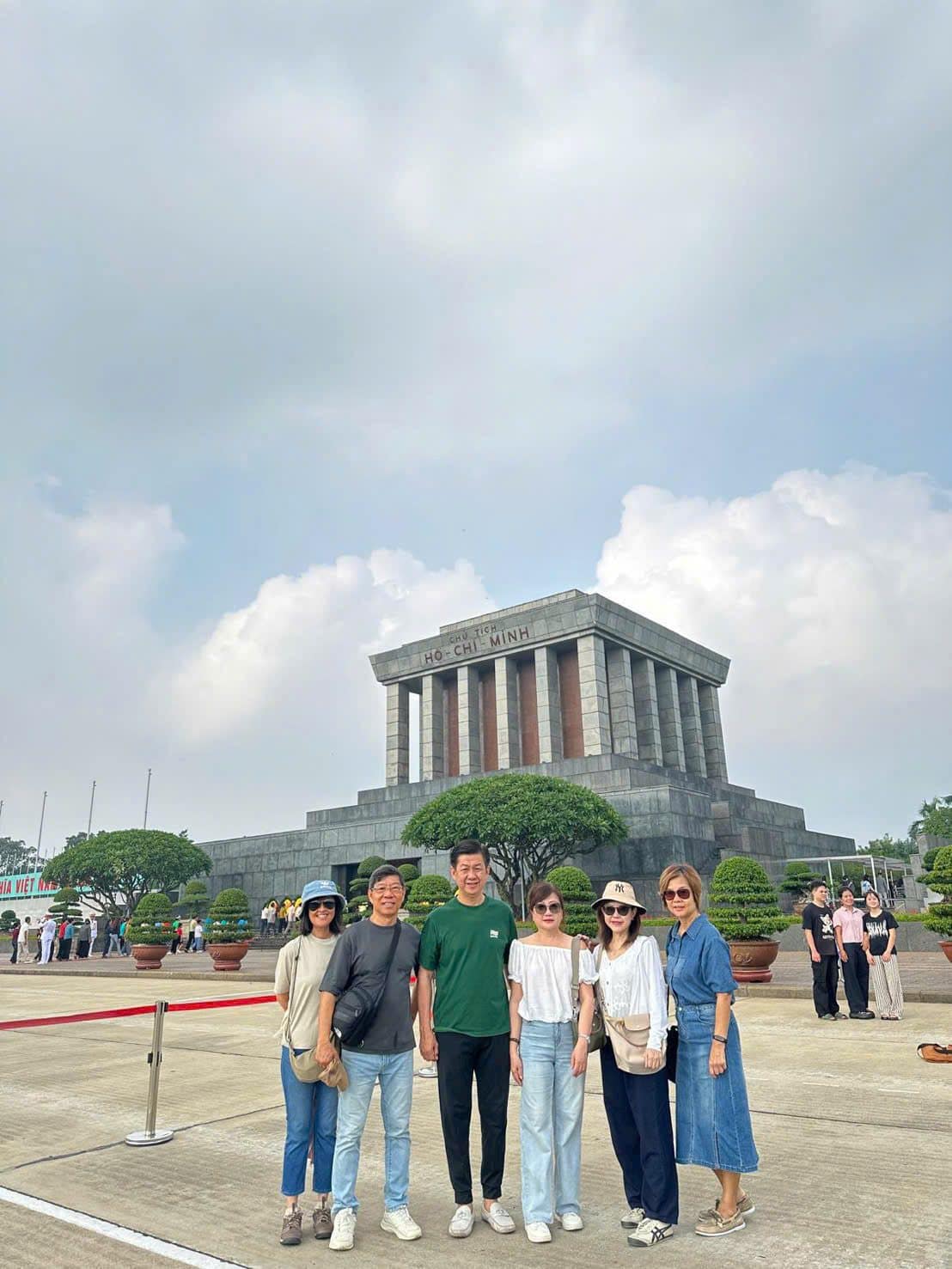 Guests on the square in front of the Ho Chi Minh Mausoleum